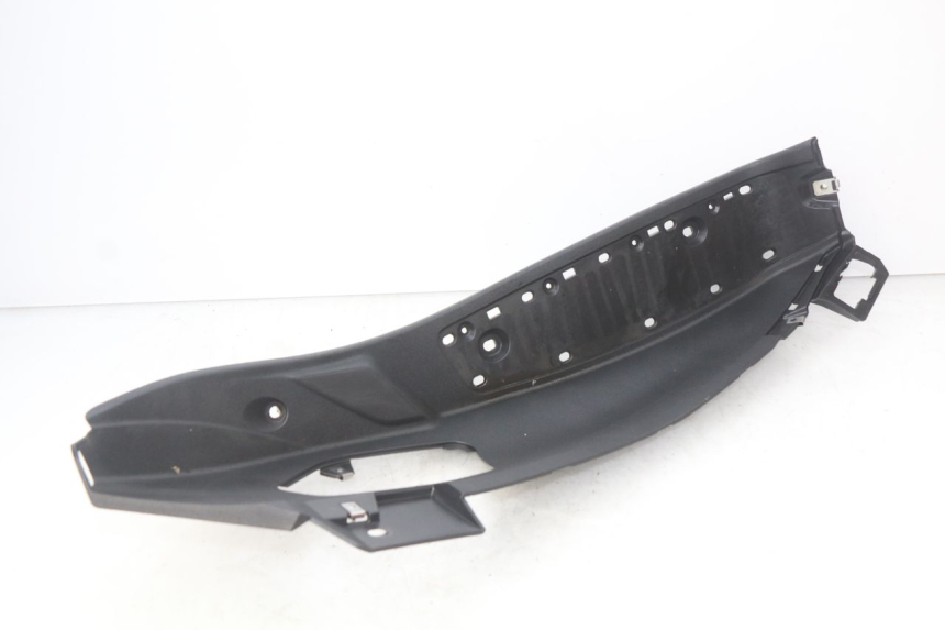 photo de LEFT FOOTREST PIAGGIO MP3 500 (2014 - 2017) - Technical close-up