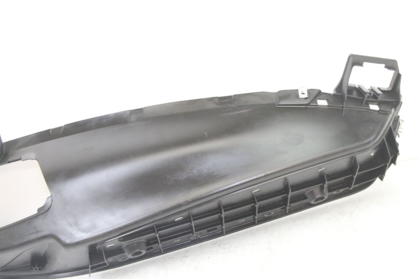 photo de LEFT FOOTREST PIAGGIO MP3 500 (2014 - 2017) - Fixing points details