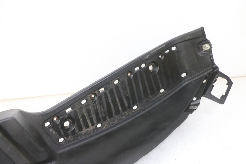 photo de LEFT FOOTREST PIAGGIO MP3 500 (2011 - 2015) - Fixing points details