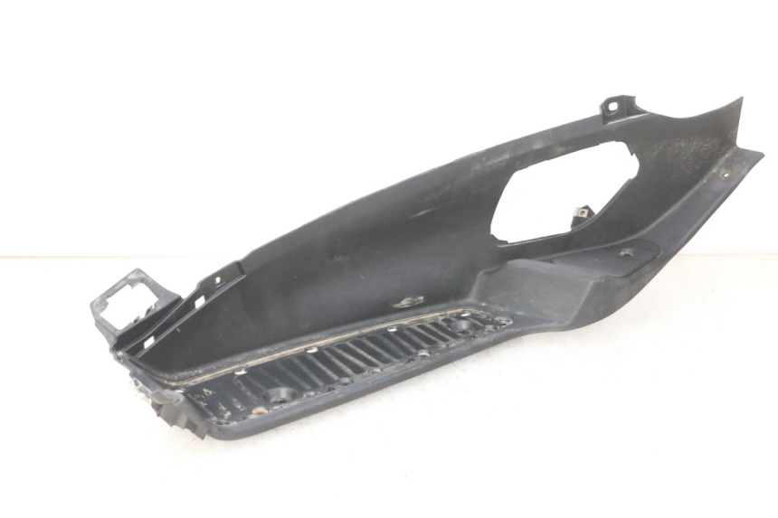 photo de LEFT FLOOR PANEL PIAGGIO MP3 RL 250 (2006 - 2010) - Surface and material condition