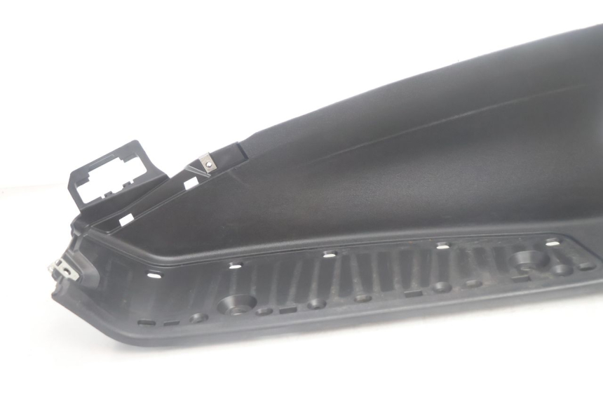 photo de LEFT FLOOR PANEL PIAGGIO MP3 500 (2016 - 2018) - Component detail