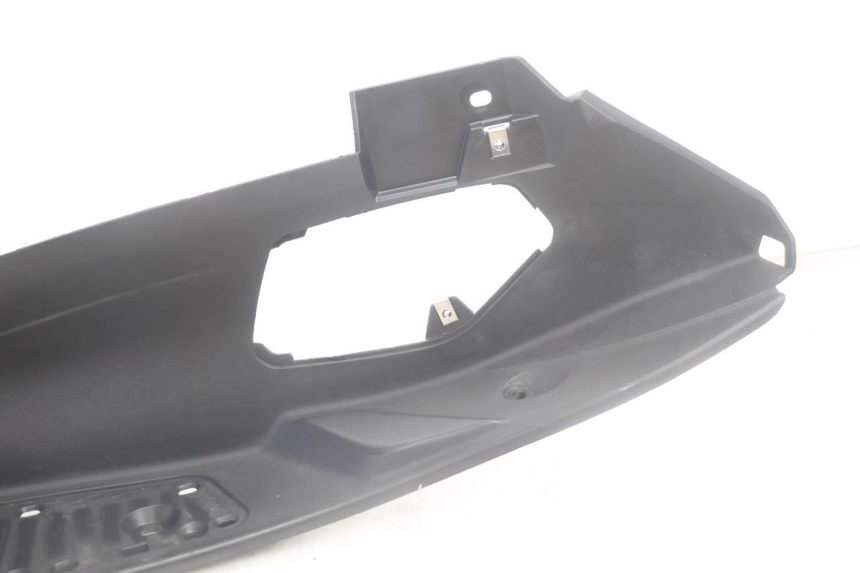 photo de LEFT FLOOR PANEL PIAGGIO MP3 500 (2016 - 2018) - Zoom on usage condition