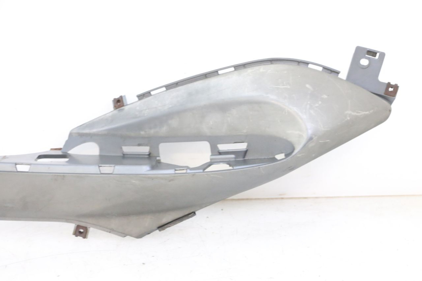 photo de LEFT FLOOR PANEL MBK OVETTO 4T 50 (2008 - 2016) - Zoom on usage condition