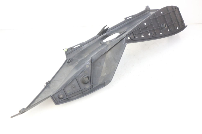 photo de LEFT FOOTREST PEUGEOT SATELIS COMPRESSOR K15 125 (2006 - 2009) - Alternative perspective