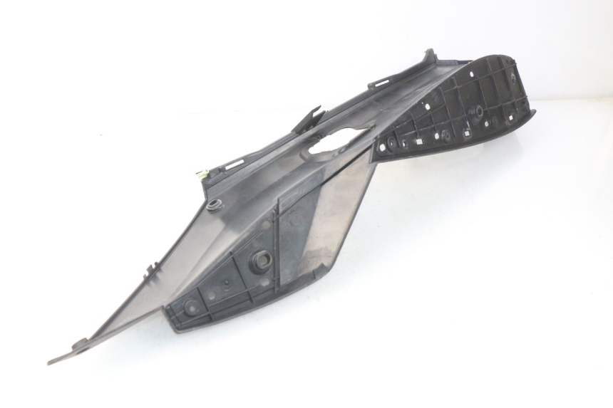 photo de LEFT FOOTREST PEUGEOT SATELIS 125 (2006 - 2009) - Component detail