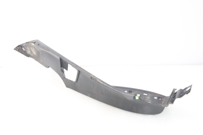 photo de LEFT FOOTREST PEUGEOT SATELIS 125 (2006 - 2009) - Fixing points details