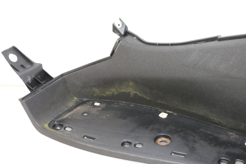 photo de LEFT FLOOR PANEL PEUGEOT SATELIS 125 (2013 - 2018) - Fixing points details