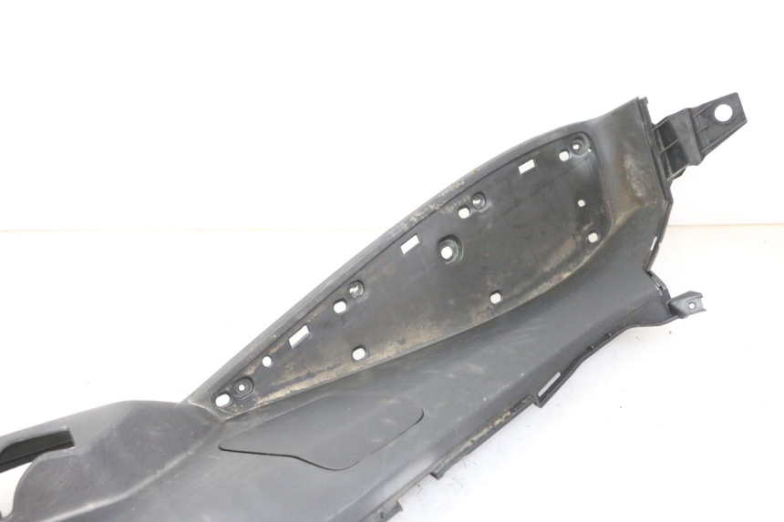 photo de LEFT FLOOR PANEL PEUGEOT SATELIS 125 (2013 - 2018) - Surface and material condition