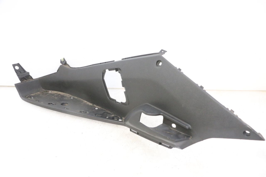 photo de LEFT FLOOR PANEL PEUGEOT SATELIS 125 (2013 - 2018) - Component detail