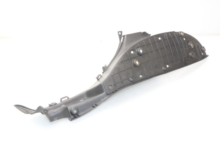 photo de LEFT FLOOR PANEL APRILIA SCARABEO GT 125 (1999 - 2007) - Alternative perspective