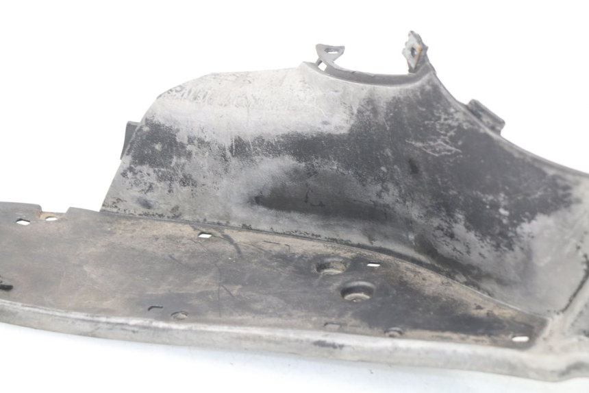 photo de LEFT FLOOR PANEL APRILIA SCARABEO GT 125 (1999 - 2007) - Fixing points details