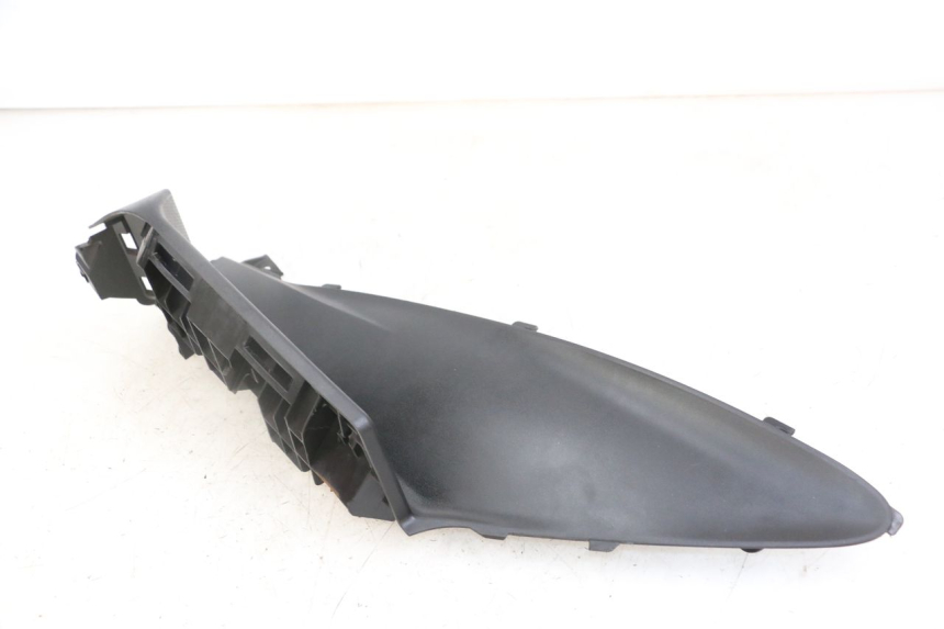 photo de LEFT FLOOR PANEL SUZUKI BURGMAN 125 (2018 - 2021) - Technical close-up