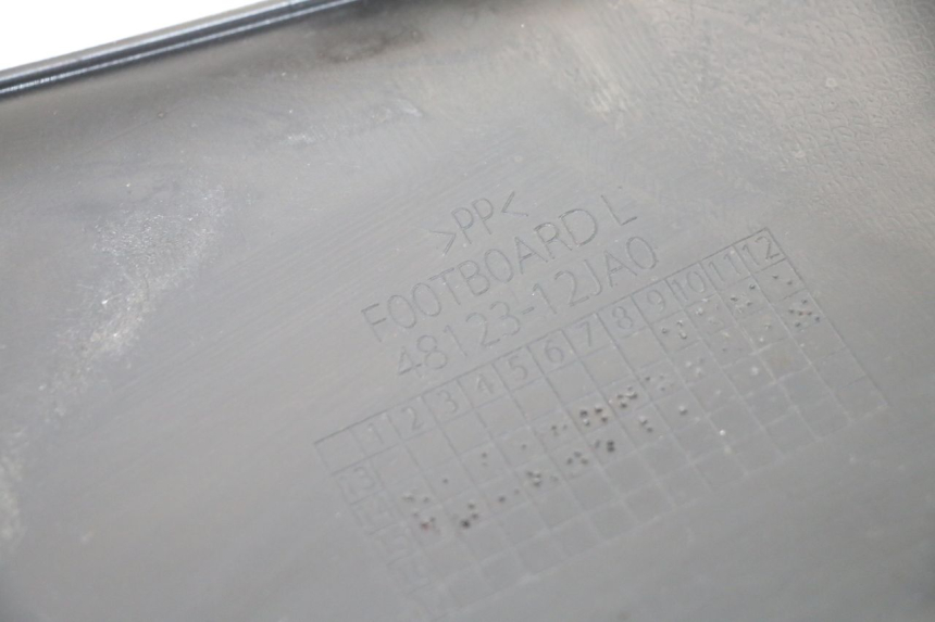 photo de LEFT FLOOR PANEL SUZUKI BURGMAN 125 (2015 - 2017) - Checked used part