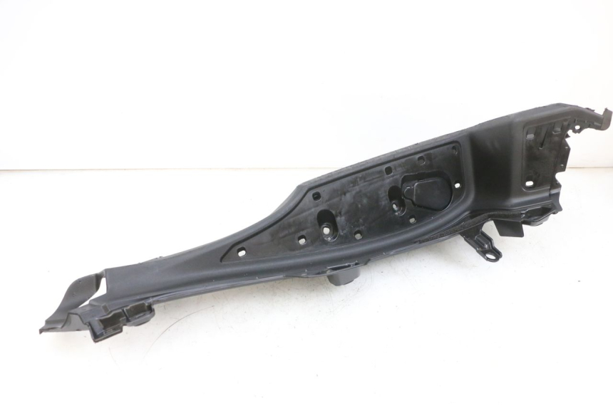 photo de LEFT FLOOR PANEL YAMAHA TRICITY 300 (2020 - 2024) - Additional view of the item