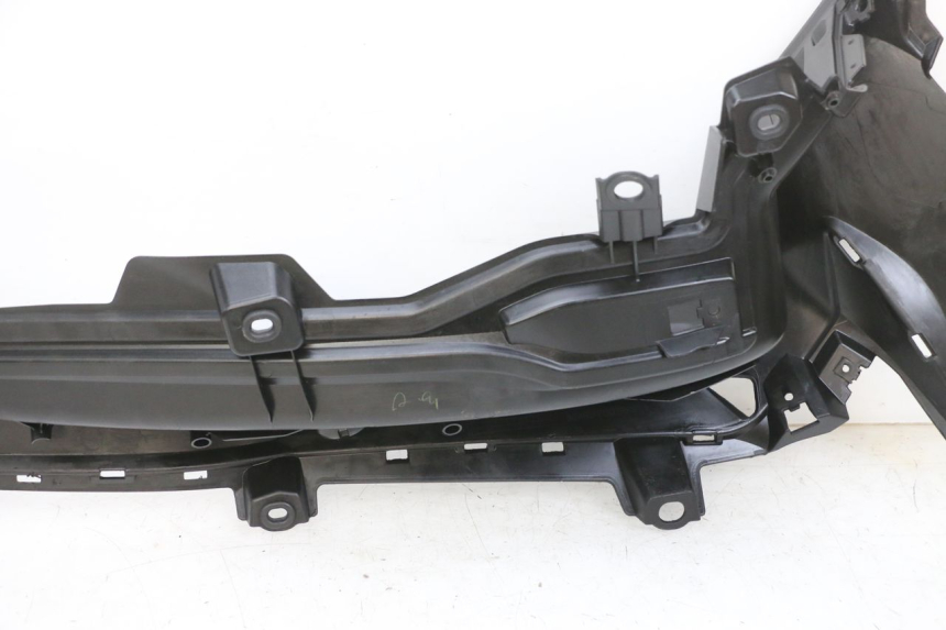 photo de LEFT FLOOR PANEL YAMAHA TRICITY 300 (2020 - 2024) - Surface and material condition