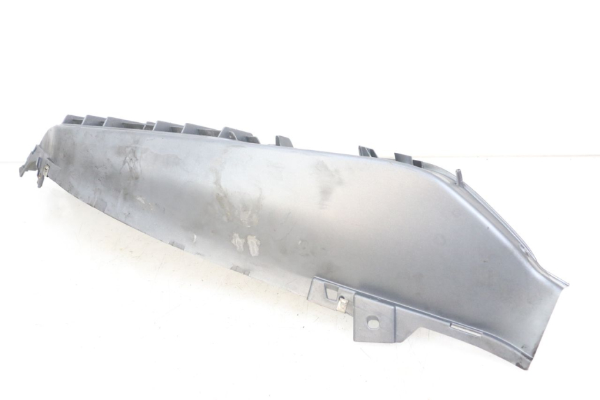 photo de LEFT FOOTREST PIAGGIO X8 125 (2004 - 2007) - Zoom on usage condition