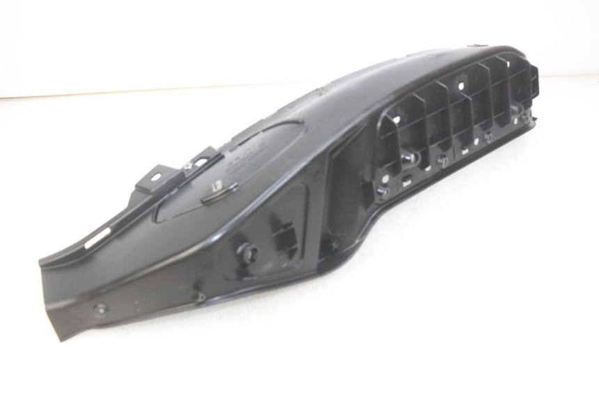 photo de LEFT FOOTREST PIAGGIO XEVO - X EVO 125 (2007 - 2017) - Component detail