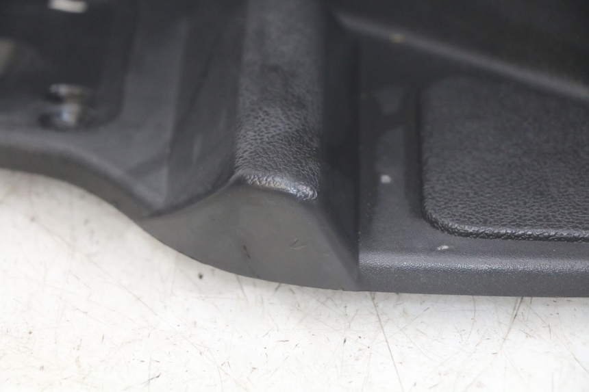 photo de LEFT FOOTREST PIAGGIO XEVO - X EVO 125 (2007 - 2017) - Technical close-up