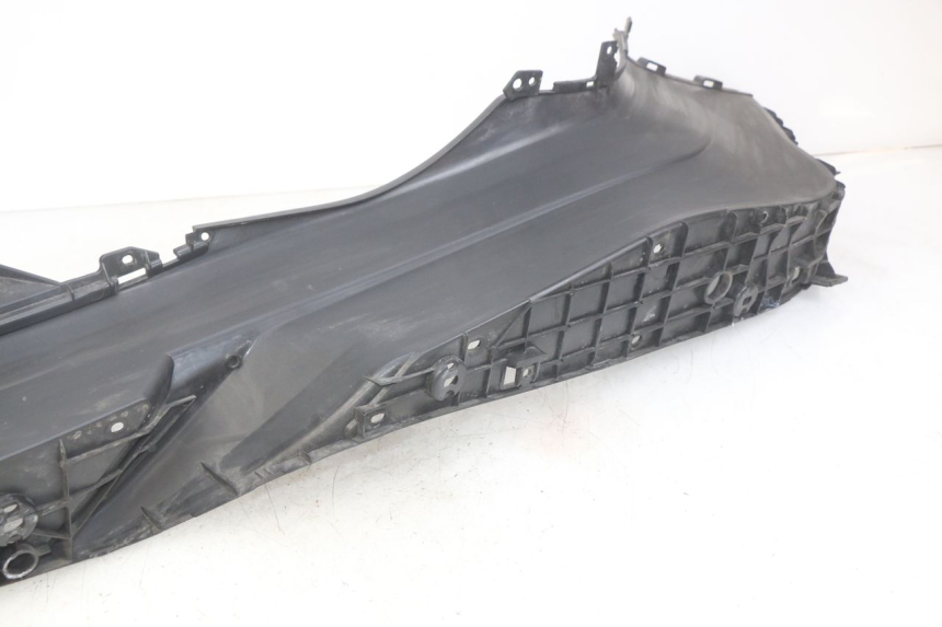 photo de LEFT FOOTREST YAMAHA YP MAJESTY 400 (2004 - 2008) - Zoom on usage condition