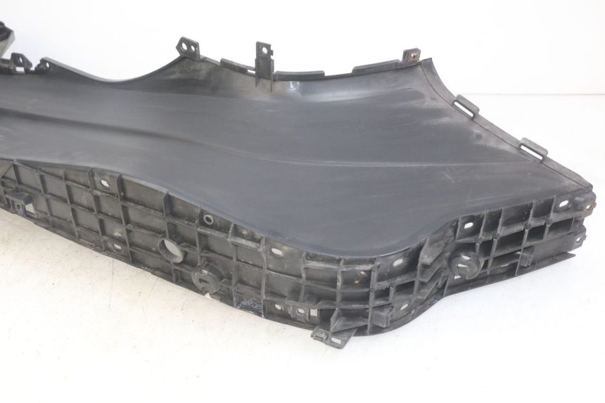 photo de LEFT FOOTREST YAMAHA YP MAJESTY 400 (2004 - 2008) - Alternative perspective