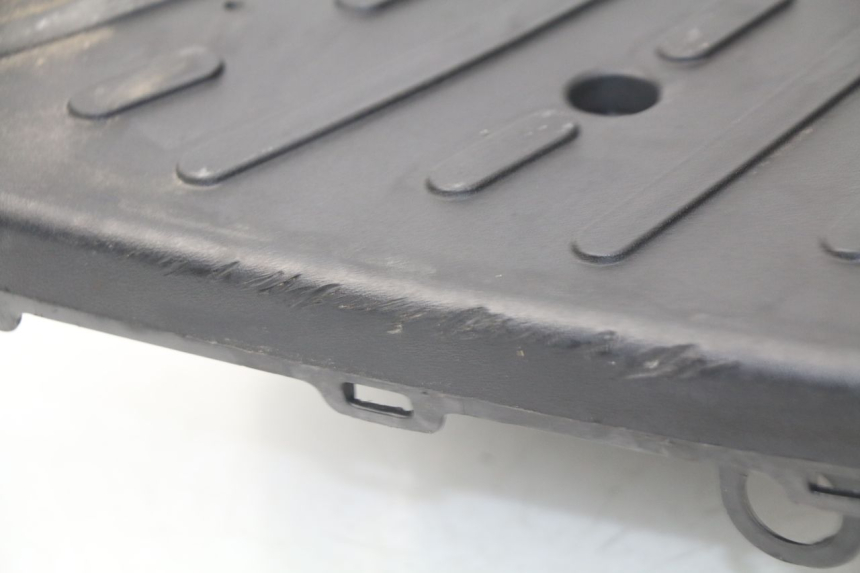 photo de FLOOR PANEL PEUGEOT KISBEE 2T 50 (2010 - 2017) - Fixing points details