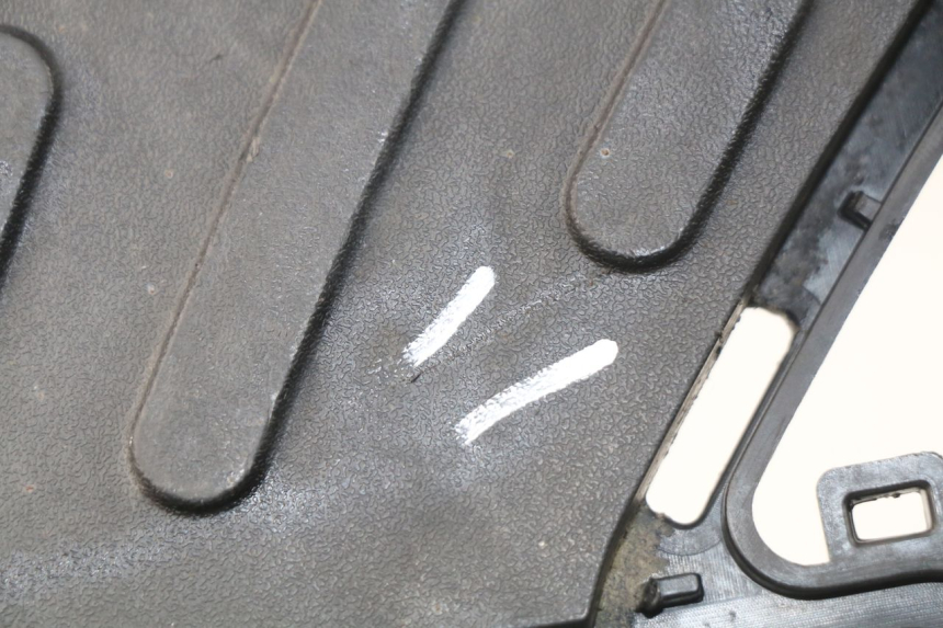 photo de FLOOR PANEL PEUGEOT KISBEE 2T 50 (2010 - 2017) - Zoom on usage condition