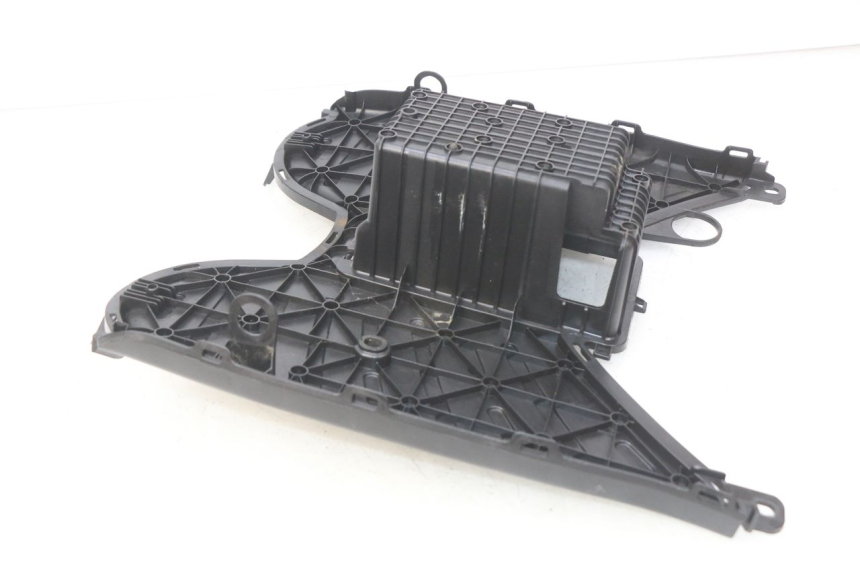 photo de FOOTREST PEUGEOT KISBEE 4T 50 (2010 - 2017) - Zoom on usage condition