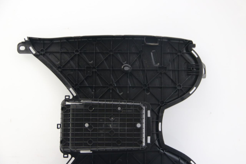 photo de FOOTREST PEUGEOT KISBEE 4T 50 (2018 - 2022) - Zoom on usage condition