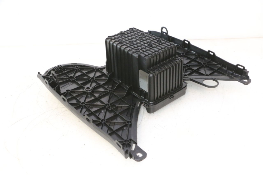 photo de FLOOR PANEL PEUGEOT KISBEE 4T 50 (2023 - 2026) - Zoom on usage condition
