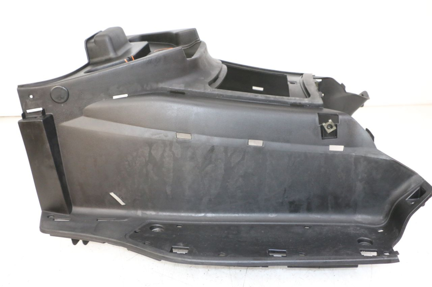 photo de FLOOR PANEL KYMCO XCITING 500 (2007 - 2010) - Technical close-up