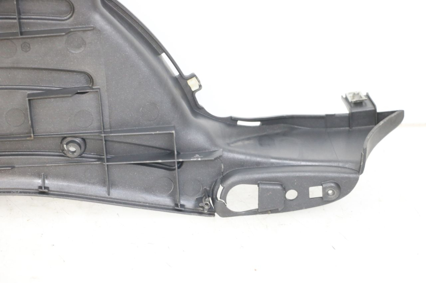 photo de FOOTREST PIAGGIO LIBERTY 4T 50 (2004 - 2008) - Zoom on usage condition