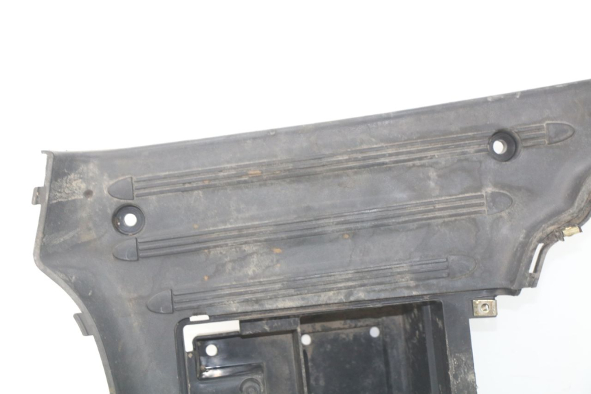 photo de FLOOR PANEL KYMCO LIKE 2T 50 (2009 - 2018) - High-resolution close-up