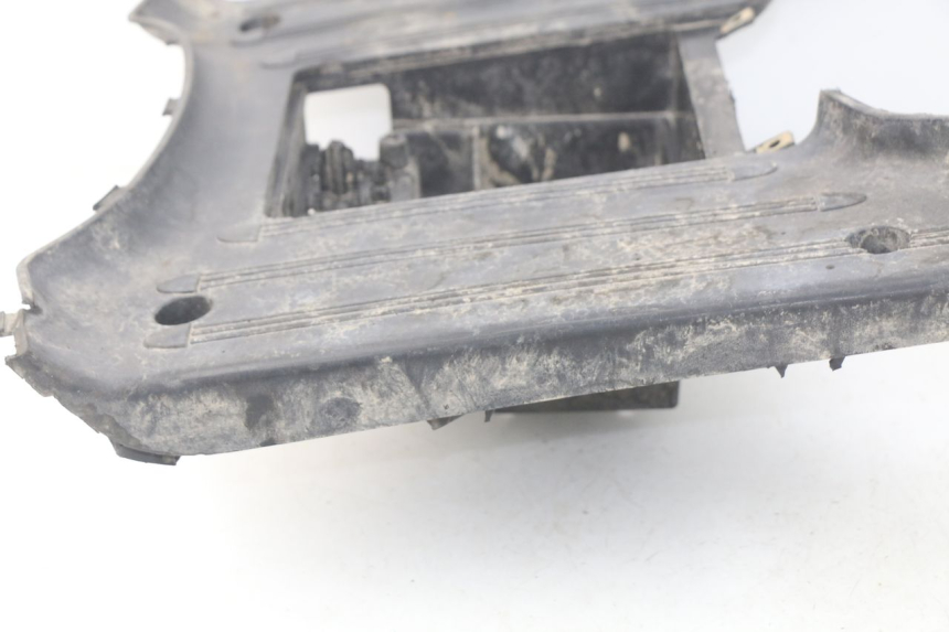 photo de FLOOR PANEL KYMCO LIKE 2T 50 (2009 - 2018) - Fixing points details