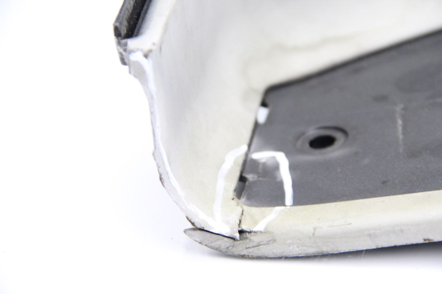 photo de FLOOR PANEL PIAGGIO NEW TYPHOON 50 (2010 - 2017) - Surface and material condition