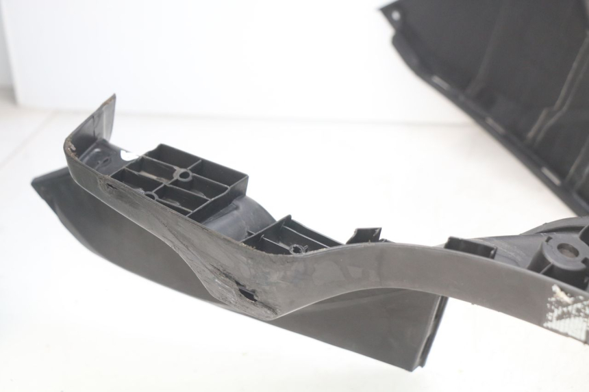 photo de FOOTREST SYM ORBIT 2 2T 50 (2008 - 2018) - High-resolution close-up