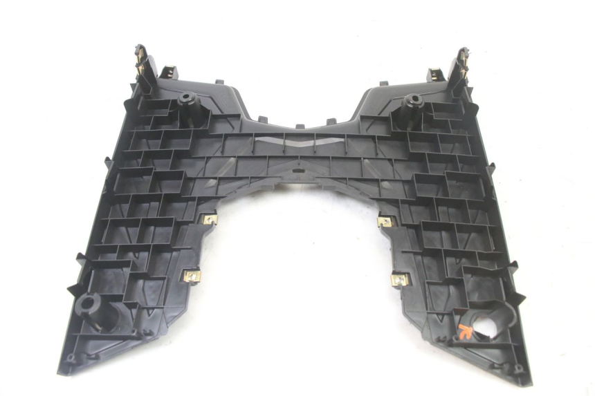 photo de FLOOR PANEL SYM ORBIT III 3 4T 50 (2021 - 2025) - Technical close-up