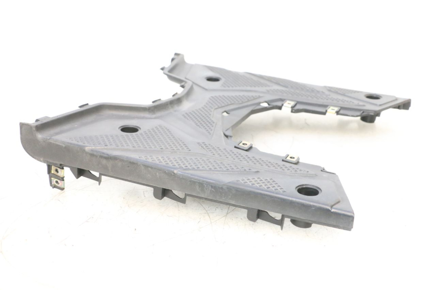 photo de FOOTREST SYM ORBIT III 3 4T 50 (2018 - 2021) - Fixing points details