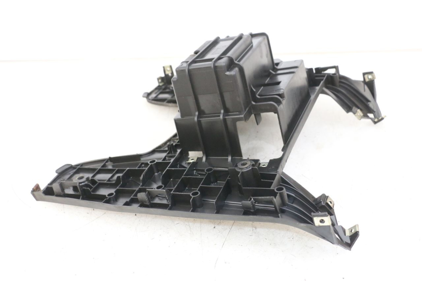 photo de FLOOR PANEL PEUGEOT BELVILLE 125 (2017 - 2021) - Technical close-up