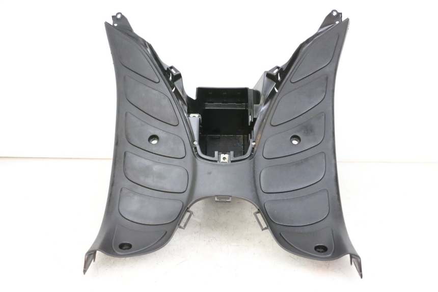 photo de FOOTREST PEUGEOT ELYSTAR 50 (2002 - 2014) - Fixing points details