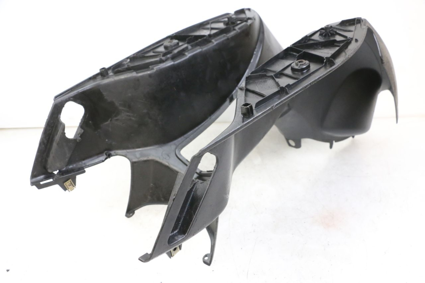 photo de FOOTREST PEUGEOT LUDIX 50 (2005 - 2007) - Surface and material condition