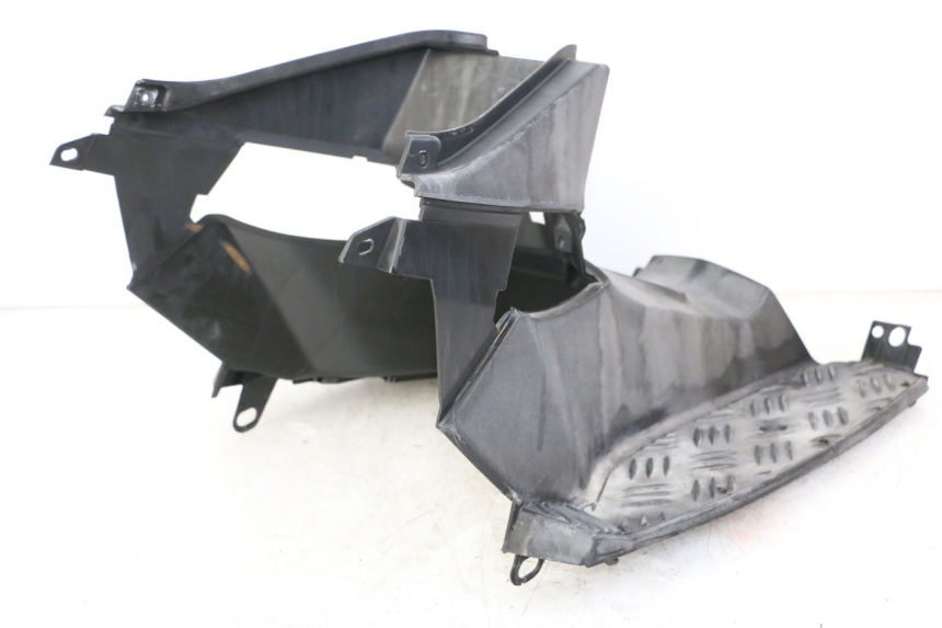 photo de FLOOR PANEL PEUGEOT SPEEDFIGHT 3 LC 2T 50 (2009 - 2015) - Distinctive features