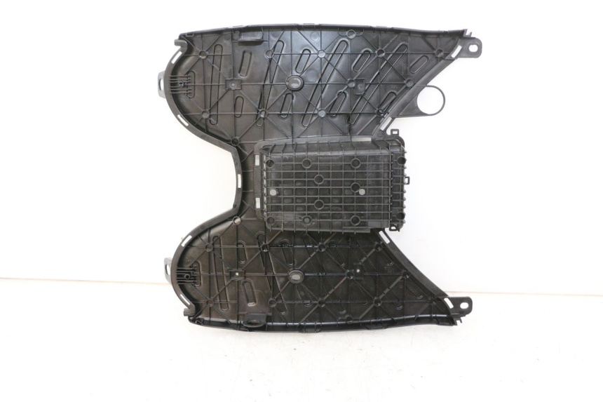 photo de FOOTREST PEUGEOT STREETZONE 4T 50 (2018 - 2023) - Zoom on usage condition