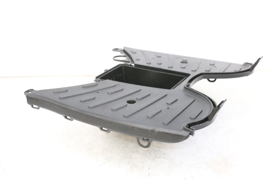 photo de FOOTREST PEUGEOT STREETZONE 4T 50 (2018 - 2023) - Technical close-up