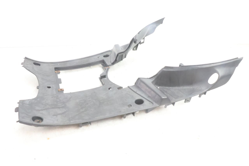 photo de FLOOR PANEL TNT MOTOR ROMA 10' 4T 50 (2007 - 2018) - Fixing points details