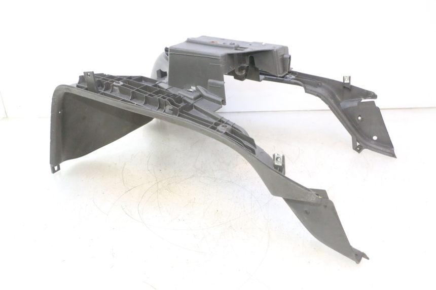 photo de FLOOR PANEL HONDA SH 125 (2001 - 2003) - Distinctive features
