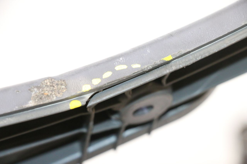 photo de FLOOR PANEL HONDA SH 125 (2001 - 2003) - Detailed visual inspection