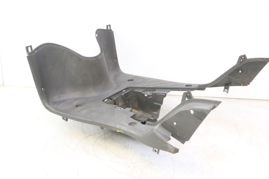 photo de FLOOR PANEL HONDA SH 125 (2001 - 2003) - Focus on structure