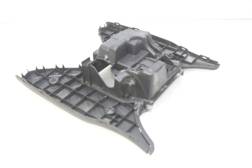 photo de FOOTREST SUZUKI SIXTEEN 125 (2008 - 2010) - Component detail