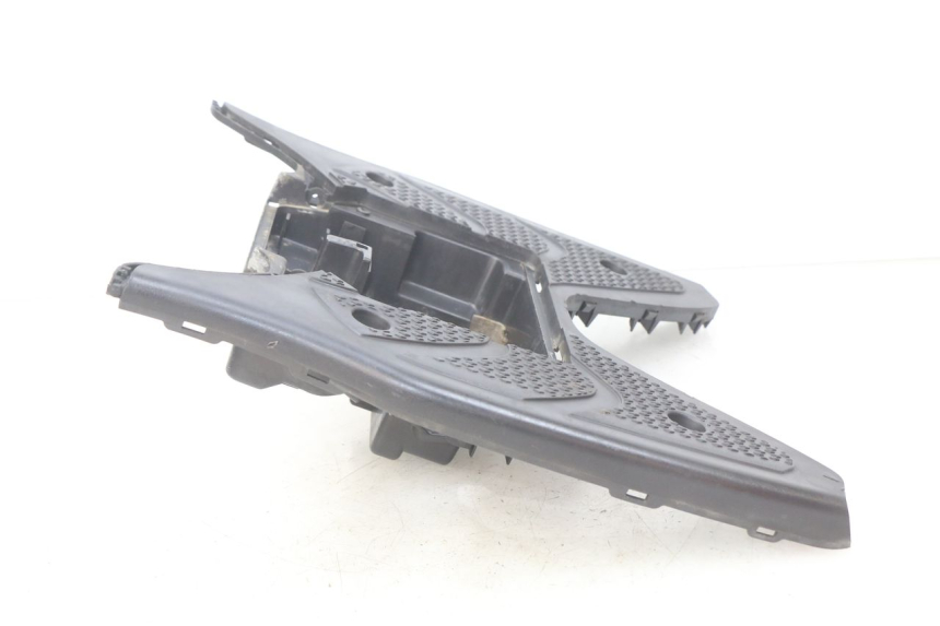 photo de FOOTREST SUZUKI SIXTEEN 125 (2008 - 2010) - Technical close-up