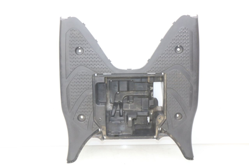 photo de FOOTREST SUZUKI SIXTEEN 125 (2008 - 2010) - Fixing points details